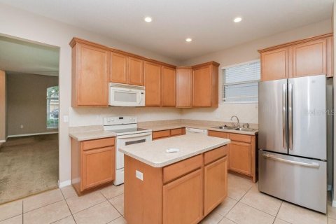 Villa ou maison à louer à New Port Richey, Floride: 4 chambres, 182.83 m2 № 2100443 - photo 8