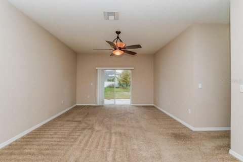 Villa ou maison à louer à New Port Richey, Floride: 4 chambres, 182.83 m2 № 2100443 - photo 3