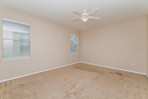 Villa ou maison à louer à New Port Richey, Floride: 4 chambres, 182.83 m2 № 2100443 - photo 10