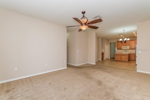 Villa ou maison à louer à New Port Richey, Floride: 4 chambres, 182.83 m2 № 2100443 - photo 5
