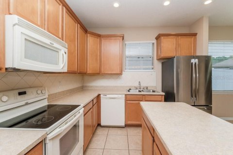 Villa ou maison à louer à New Port Richey, Floride: 4 chambres, 182.83 m2 № 2100443 - photo 9
