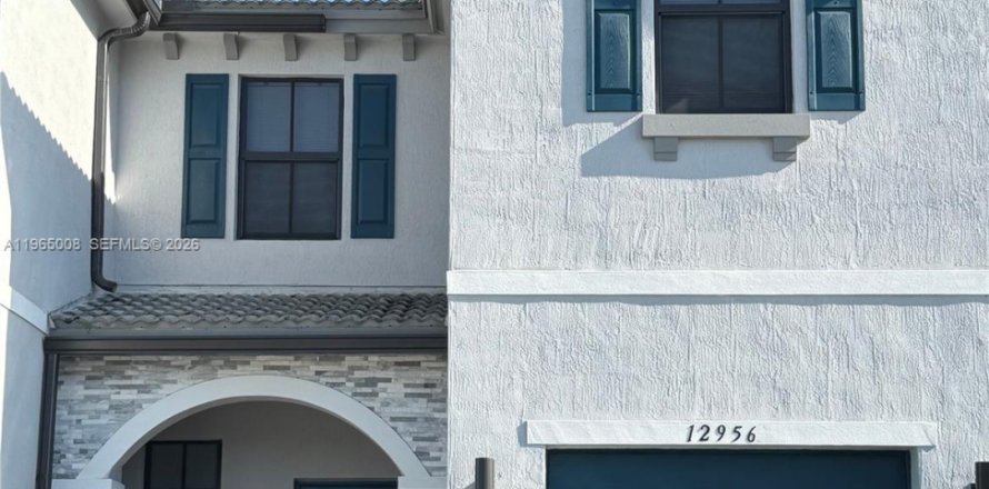 Townhouse in Homestead, Florida 3 bedrooms, 159.98 sq.m. № 2026250