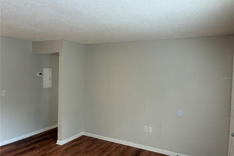 Appartement à louer à Tampa, Floride: 2 chambres, 83.61 m2 № 2308522 - photo 3