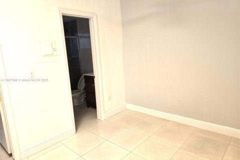 Copropriété à vendre à Miami Beach, Floride: 1 chambre, 41.53 m2 № 1932988 - photo 8