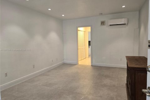 Copropriété à vendre à Miami Beach, Floride: 1 chambre, 41.53 m2 № 1932988 - photo 4