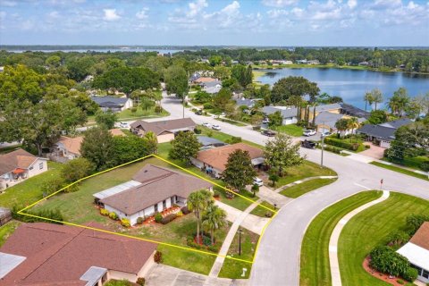 House in Orlando, Florida 3 bedrooms, 151.9 sq.m. № 1789473 - photo 2