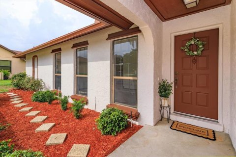 House in Orlando, Florida 3 bedrooms, 151.9 sq.m. № 1789473 - photo 5
