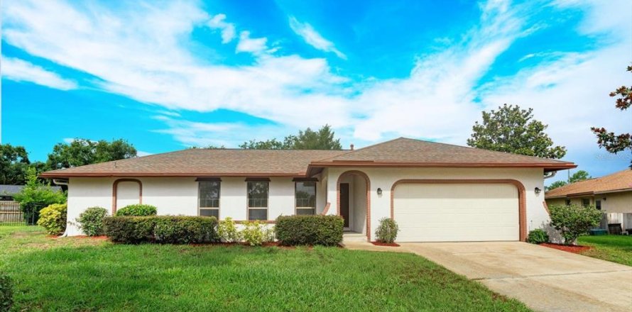 House in Orlando, Florida 3 bedrooms, 151.9 sq.m. № 1789473