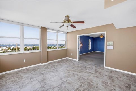 Condominio en venta en Saint Petersburg, Florida, 2 dormitorios, 163.51 m2 № 1852934 - foto 22