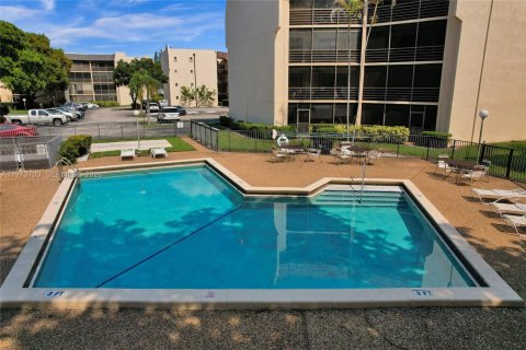 Condominio en venta en Plantation, Florida, 2 dormitorios, 104.05 m2 № 2033336 - foto 9