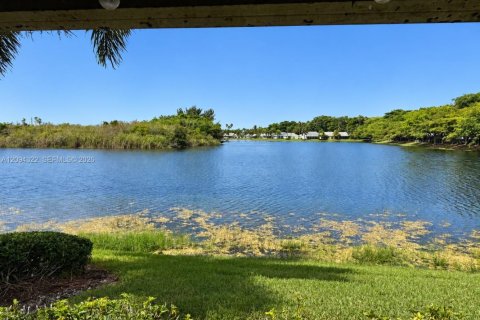 Casa en venta en Homestead, Florida, 2 dormitorios, 109.9 m2 № 2382405 - foto 3