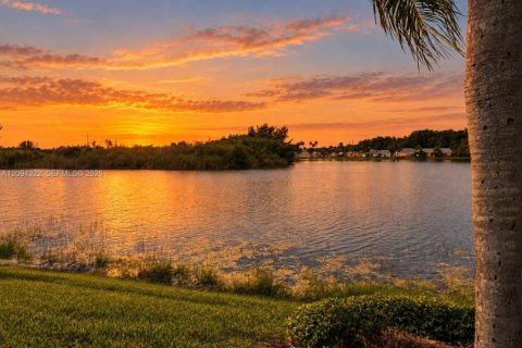 Casa en venta en Homestead, Florida, 2 dormitorios, 109.9 m2 № 2382405 - foto 4