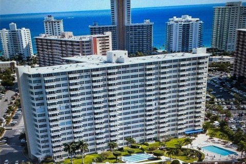 Condominio en venta en Fort Lauderdale, Florida, 1 dormitorio, 74.32 m2 № 2088385 - foto 2