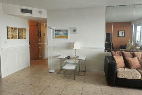 Condominio en venta en Fort Lauderdale, Florida, 1 dormitorio, 74.32 m2 № 2088385 - foto 17