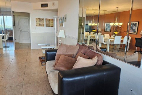 Condominio en venta en Fort Lauderdale, Florida, 1 dormitorio, 74.32 m2 № 2088385 - foto 16