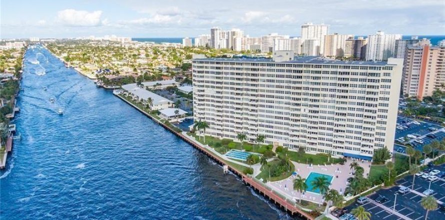 Condominio en Fort Lauderdale, Florida, 1 dormitorio  № 2088385