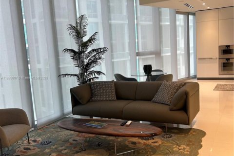 Снять в аренду кондоминиум в Майами, Флорида 1 спальня, 79.25м2, № 1945405 - фото 2