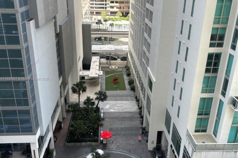 Снять в аренду кондоминиум в Майами, Флорида 1 спальня, 79.25м2, № 1945405 - фото 17