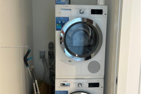 Снять в аренду кондоминиум в Майами, Флорида 1 спальня, 79.25м2, № 1945405 - фото 10