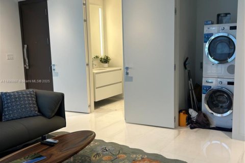 Снять в аренду кондоминиум в Майами, Флорида 1 спальня, 79.25м2, № 1945405 - фото 3