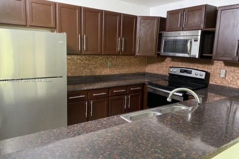 Condo in Lauderhill, Florida, 2 bedrooms  № 2057789 - photo 14