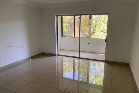 Condo in Lauderhill, Florida, 2 bedrooms  № 2057789 - photo 13