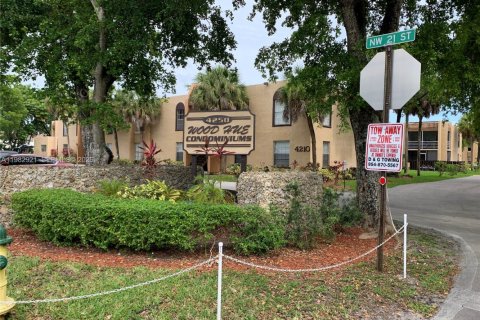 Condo in Lauderhill, Florida, 2 bedrooms  № 2057789