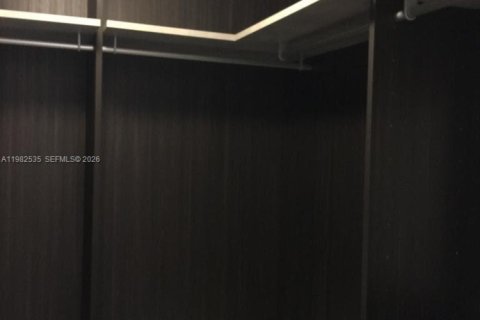 Condo in Miami, Florida, 1 bedroom  № 2052954 - photo 13