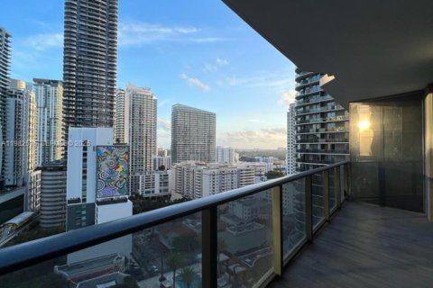 Condo in Miami, Florida, 1 bedroom  № 2052954 - photo 3