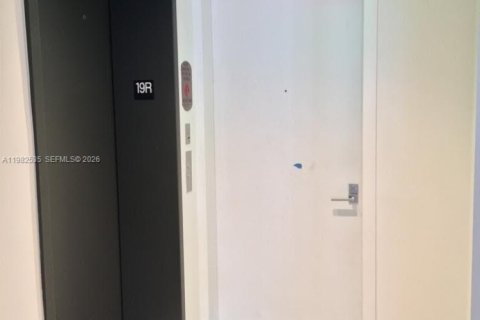 Condo in Miami, Florida, 1 bedroom  № 2052954 - photo 4