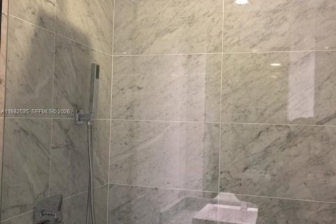 Condo in Miami, Florida, 1 bedroom  № 2052954 - photo 18