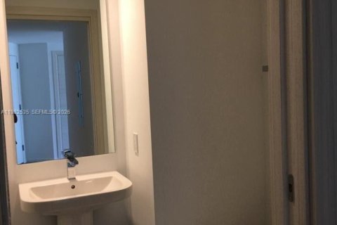 Condo in Miami, Florida, 1 bedroom  № 2052954 - photo 16