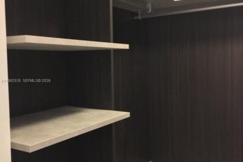 Condo in Miami, Florida, 1 bedroom  № 2052954 - photo 12