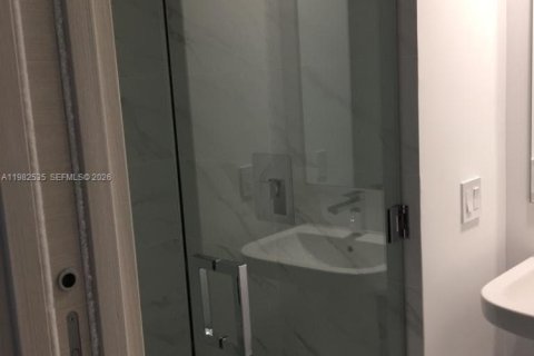 Condo in Miami, Florida, 1 bedroom  № 2052954 - photo 17
