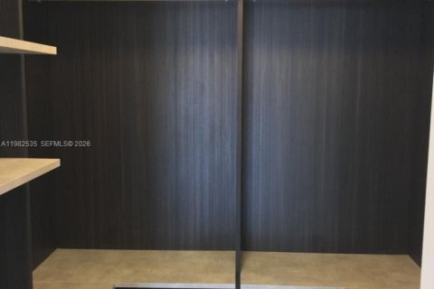 Condo in Miami, Florida, 1 bedroom  № 2052954 - photo 11