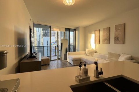 Condo in Miami, Florida, 1 bedroom  № 2052954 - photo 8