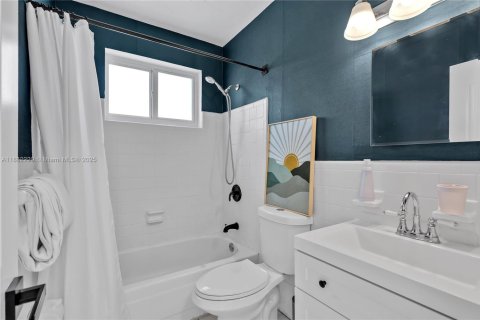 Appartement à louer à Biscayne Park, Floride: 2 chambres, 78.04 m2 № 1930262 - photo 10