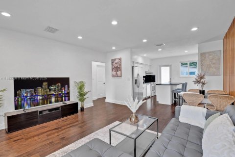 Appartement à louer à Biscayne Park, Floride: 2 chambres, 78.04 m2 № 1930262 - photo 1
