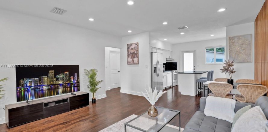 Appartement à Biscayne Park, Floride 2 chambres, 78.04 m2 № 1930262