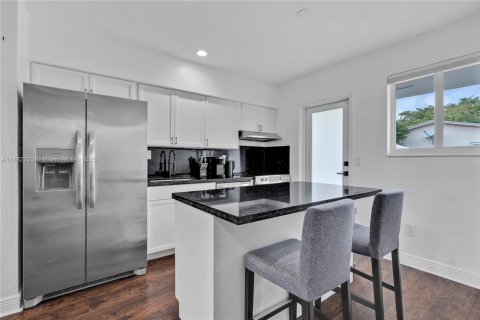Appartement à louer à Biscayne Park, Floride: 2 chambres, 78.04 m2 № 1930262 - photo 5