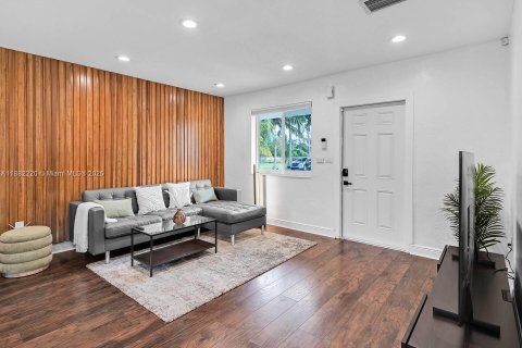 Appartement à louer à Biscayne Park, Floride: 2 chambres, 78.04 m2 № 1930262 - photo 3