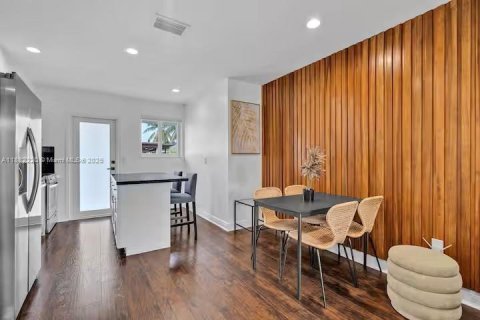 Appartement à louer à Biscayne Park, Floride: 2 chambres, 78.04 m2 № 1930262 - photo 4