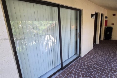 Condo in St. Lucie, Florida, 1 bedroom  № 1998466 - photo 5