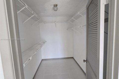 Condo in St. Lucie, Florida, 1 bedroom  № 1998466 - photo 22