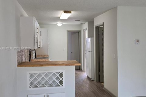 Condo in St. Lucie, Florida, 1 bedroom  № 1998466 - photo 13