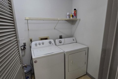 Condo in St. Lucie, Florida, 1 bedroom  № 1998466 - photo 18