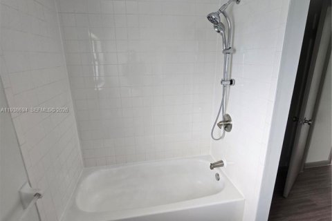 Condo in St. Lucie, Florida, 1 bedroom  № 1998466 - photo 16