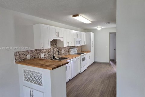 Condo in St. Lucie, Florida, 1 bedroom  № 1998466 - photo 14