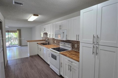 Condo in St. Lucie, Florida, 1 bedroom  № 1998466 - photo 7