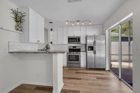 Casa en venta en Fish Hawk, Florida, 4 dormitorios, 190.54 m2 № 1741073 - foto 5